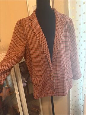 Red and Black Houndstooth Single-Button Blazer